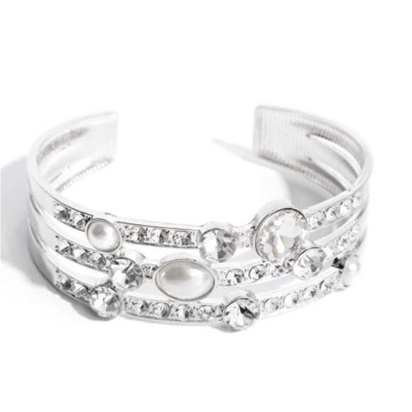 Classy Chance - White Bracelet - Picture 2 of 2